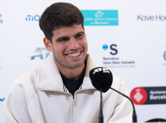 Теннисист Карлос Алькарас вышел в полуфинал Australian Open