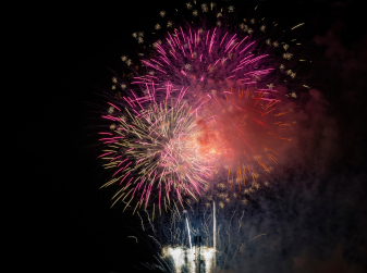 В новогоднюю ночь в Валенсии запустят три фейерверка