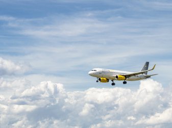 Vueling запустила акцию с большими скидками ко Дню святого Валентина