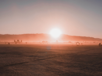 Храм валенсийского архитектора на Burning Man устоял перед песчаной бурей
