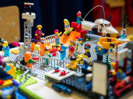 Бесплатная выставка LEGO в Альмусафесе
