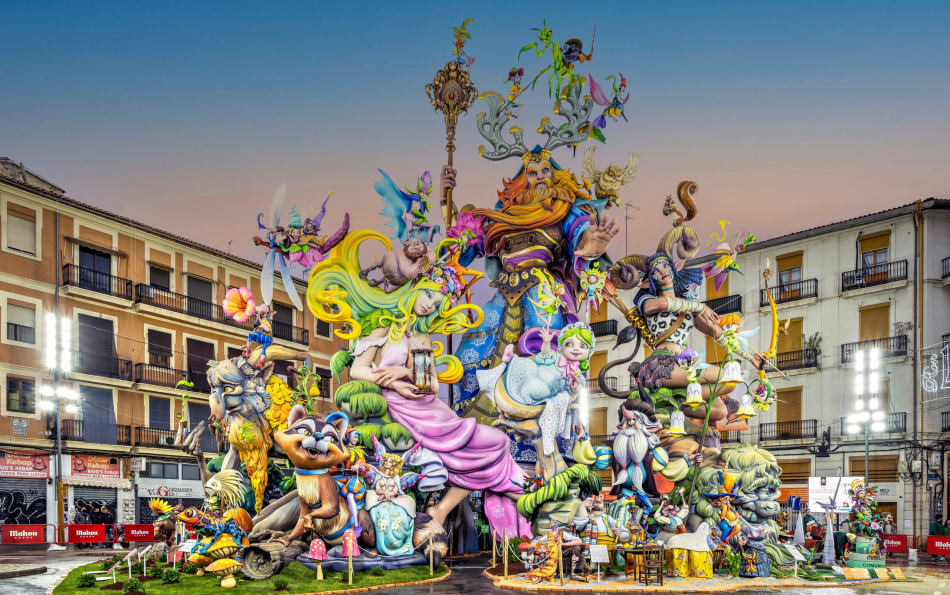 Полная программа праздника Фальяс 2026 и гайд по Las Fallas