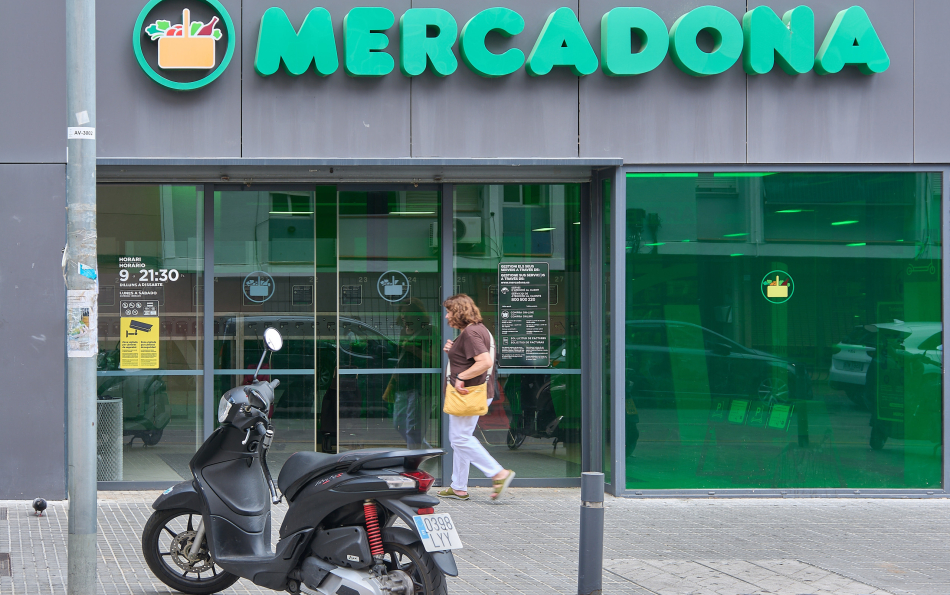 Сотни магазинов Mercadona будут работать по воскресеньям в летний сезон